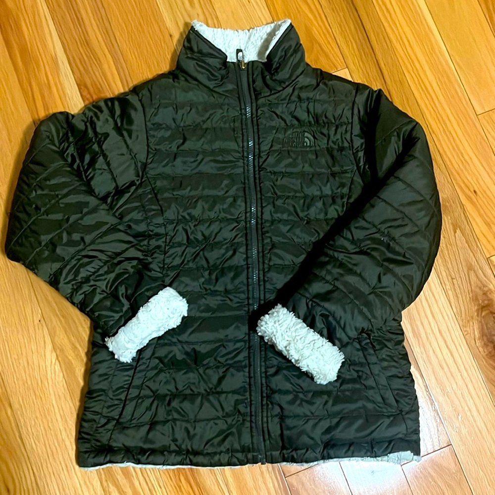 The North Face Girls reversible jacket XL